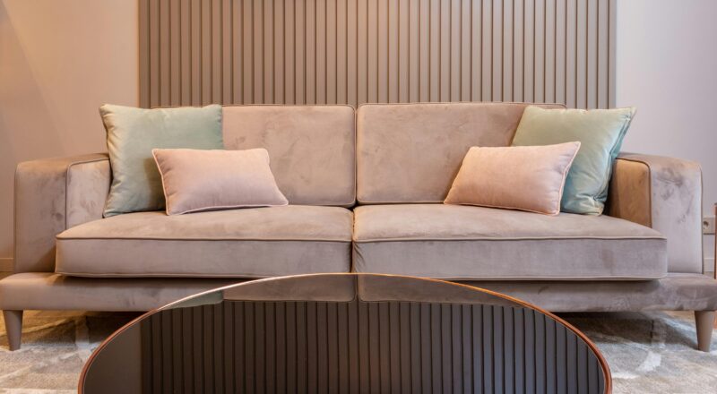 Zdjęcie do artykułu: Jak dobrać idealną sofę do salonu?