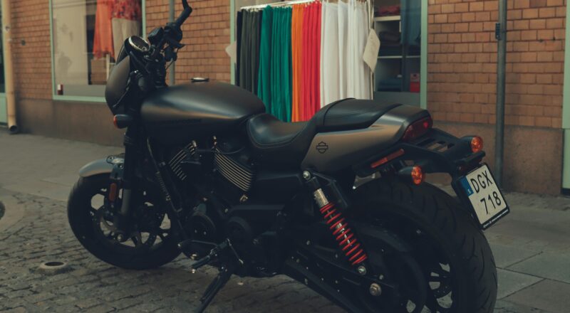 Zdjęcie do artykułu: Motocykl a prawo jazdy – co możesz prowadzić na kategorię B?